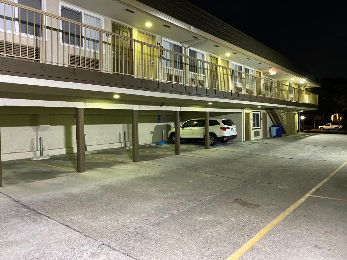 Bayview Motel Емеривил Екстериор снимка