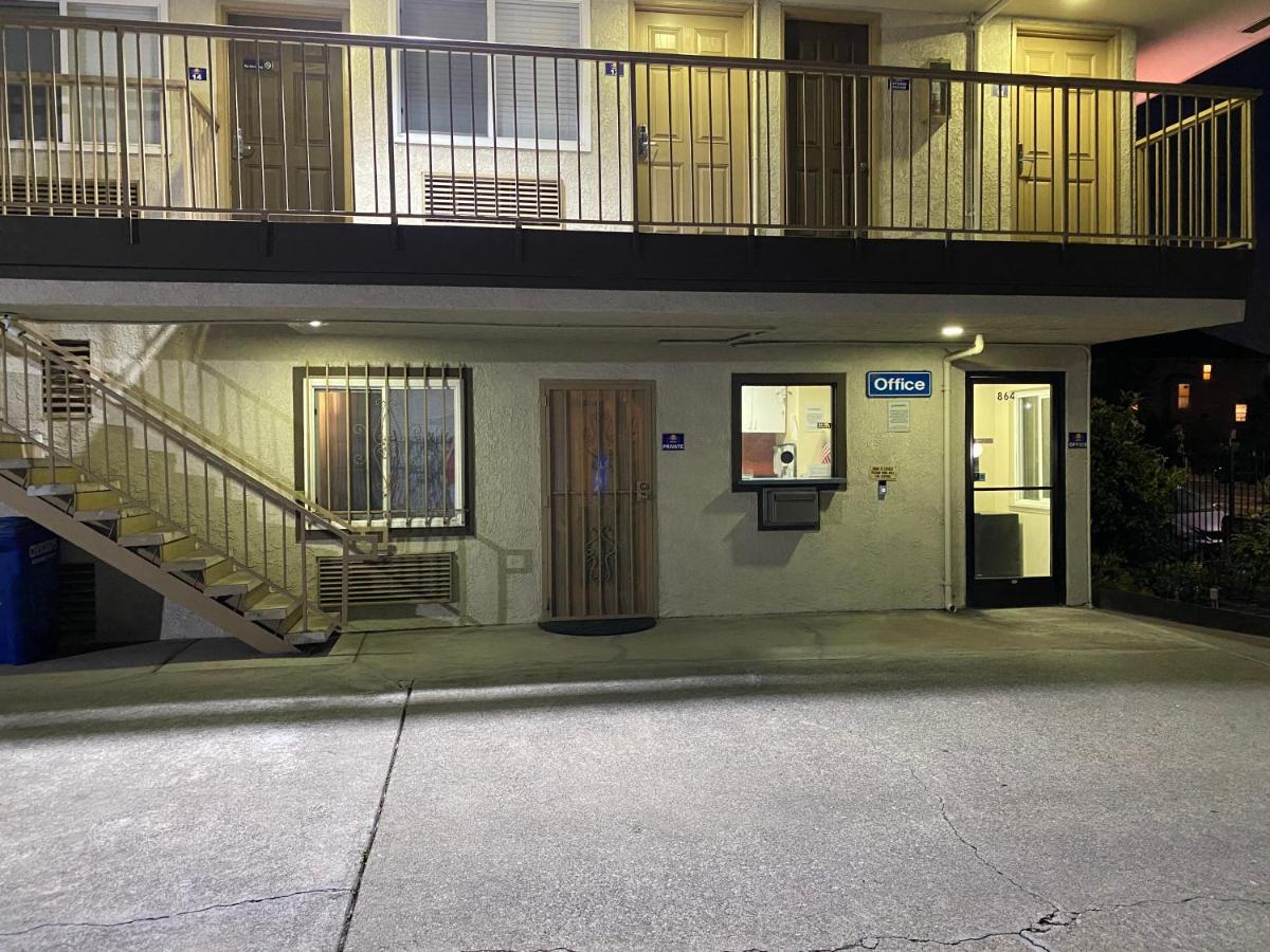 Bayview Motel Емеривил Екстериор снимка