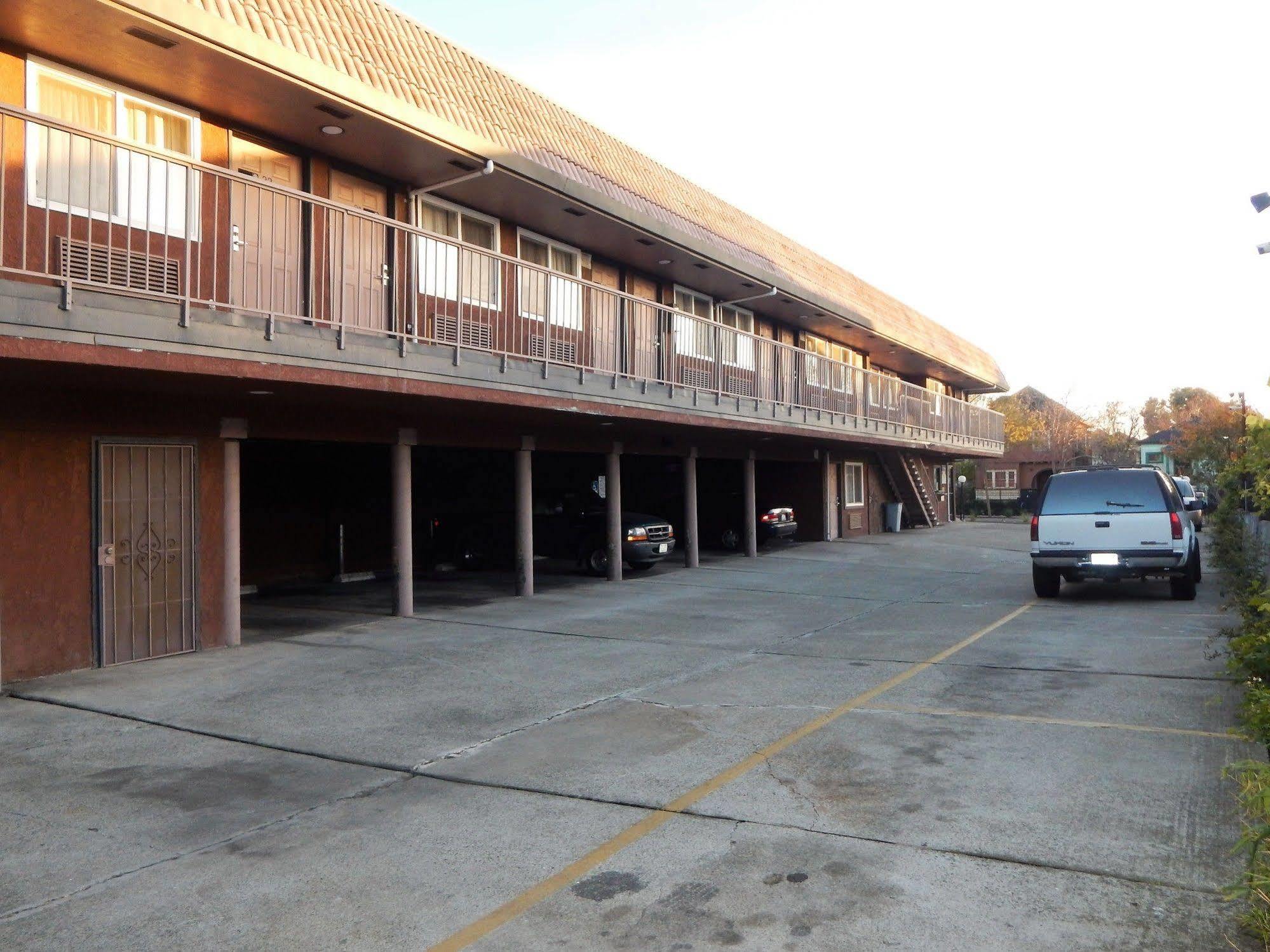 Bayview Motel Емеривил Екстериор снимка
